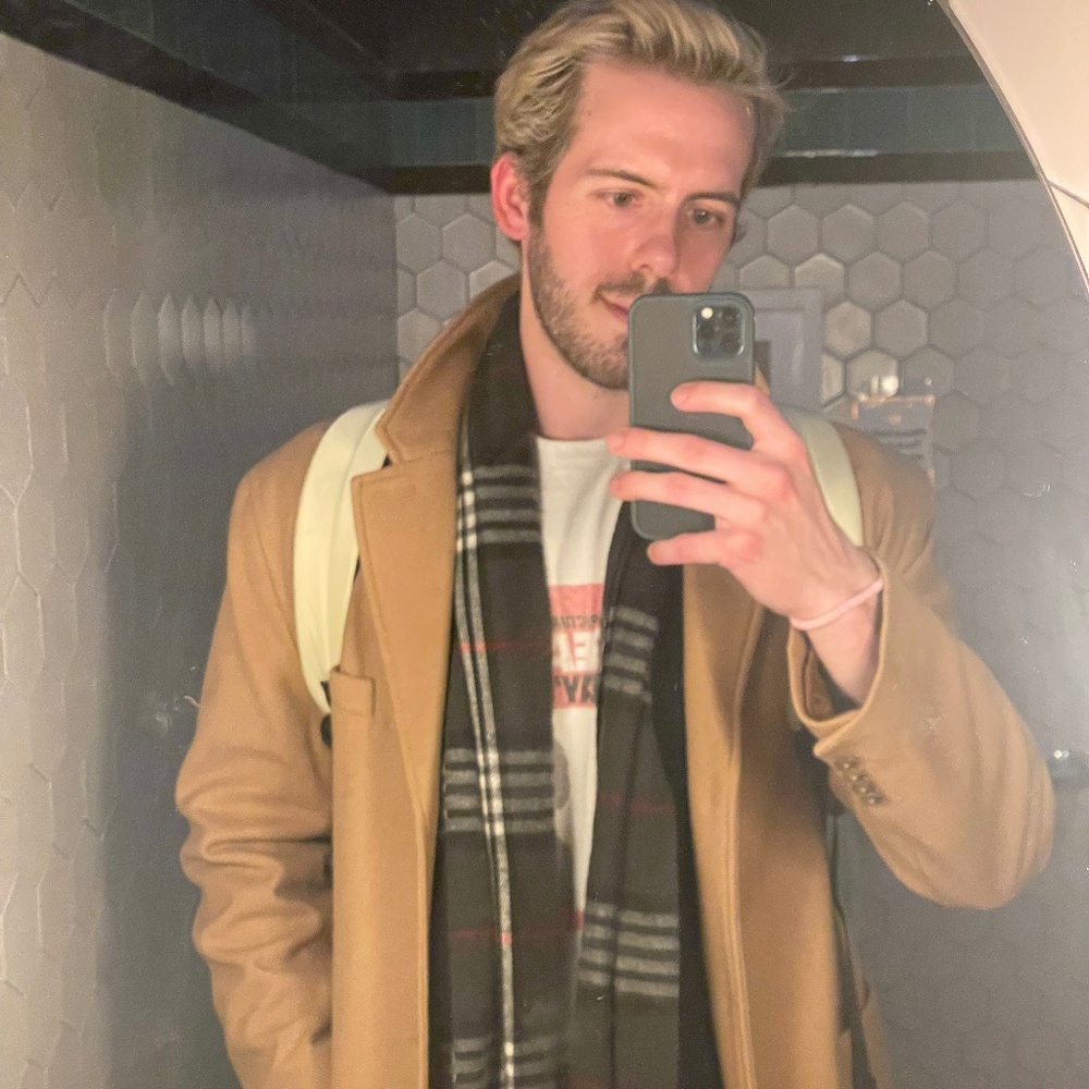 Meet your Posher, Nicholas